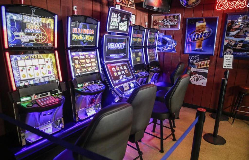 Boxing King Slot is a boxer's dream, offering realistic graphics and heart-pounding spins that feel like stepping into the ring.
